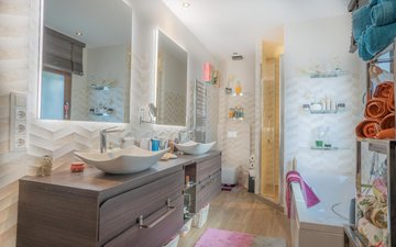 Property slide 24