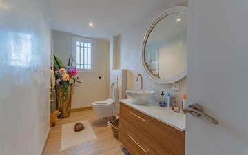 Property slide 17