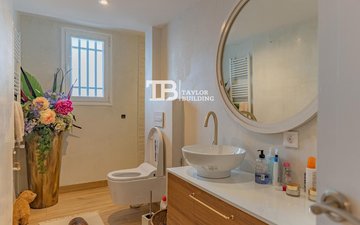 Property slide 16