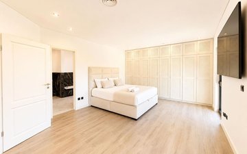 Property slide 32