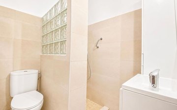 Property slide 21