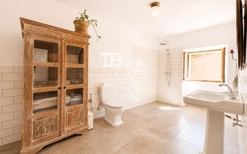 Property slide 16