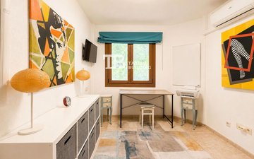 Property slide 16