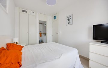 Property slide 21