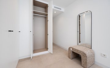 Property slide 32