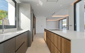 Property slide 44