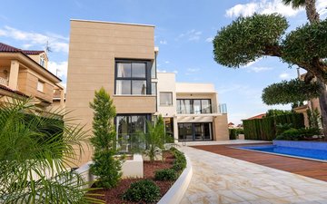Property slide 17