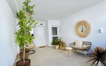 Property slide 44