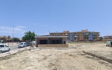 Property slide 32