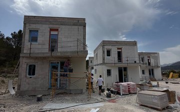 Property slide 50