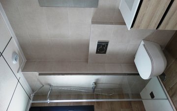 Property slide 32