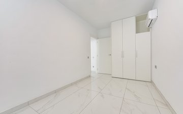 Property slide 32
