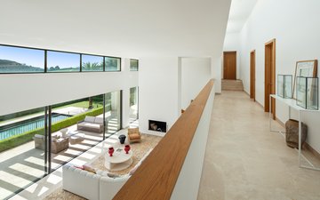 Property slide 32