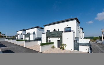 Property slide 20