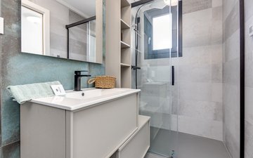 Property slide 16