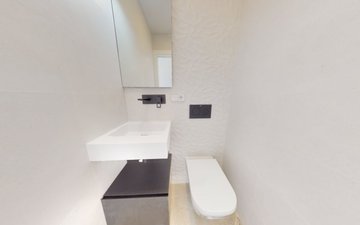 Property slide 32