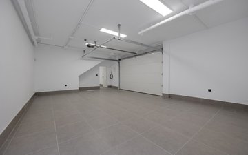 Property slide 32