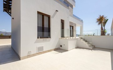 Property slide 32
