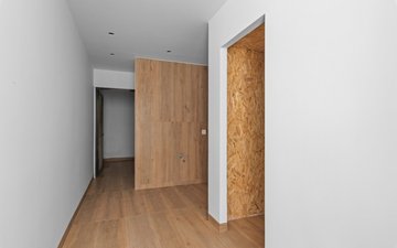 Property slide 32