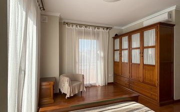 Property slide 32