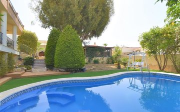 Property slide 10