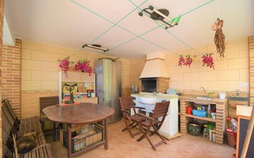 Property slide 48