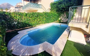 Property slide 10