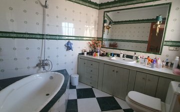 Property slide 10