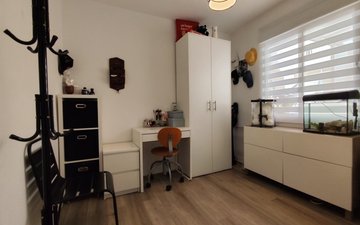 Property slide 10