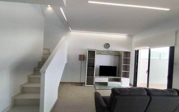 Property slide 10