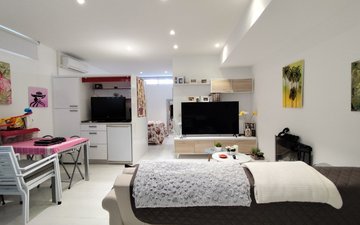 Property slide 22