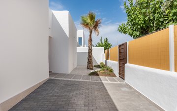 Property slide 20