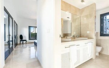 Property slide 10