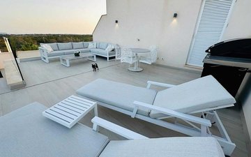 Property slide 32