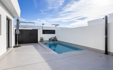 Property slide 32