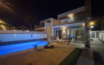 Property slide 32