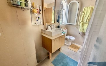 Property slide 10