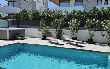 Property slide 17