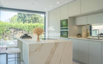 Property slide 10