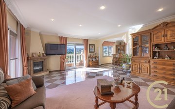 Property slide 10
