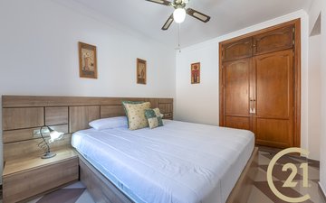 Property slide 17