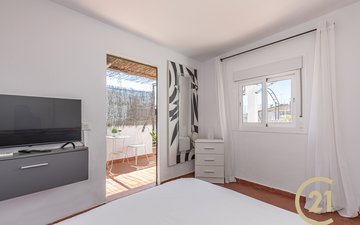 Property slide 16
