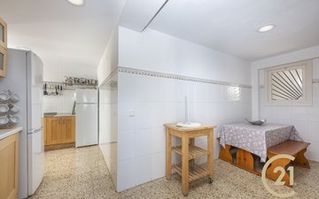 Property slide 18