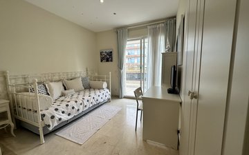 Property slide 22