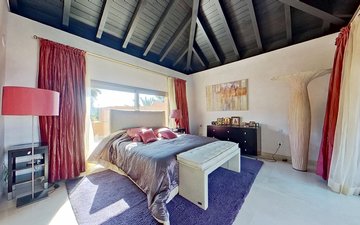 Property slide 10