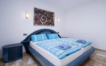 Property slide 22