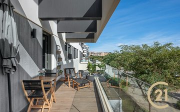 Property slide 20