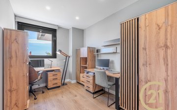 Property slide 25