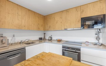 Property slide 20