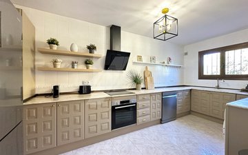 Property slide 15